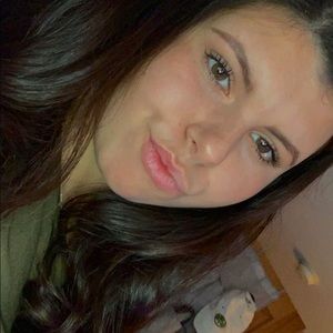 Meet your Posher, Julia